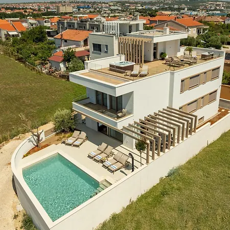 Mare Zadarvillas 别墅