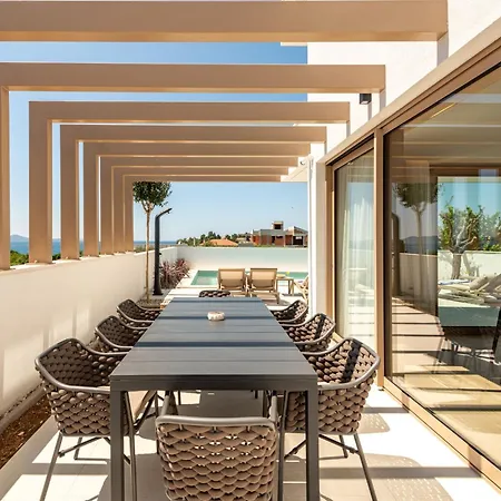 Mare Zadarvillas 别墅 *